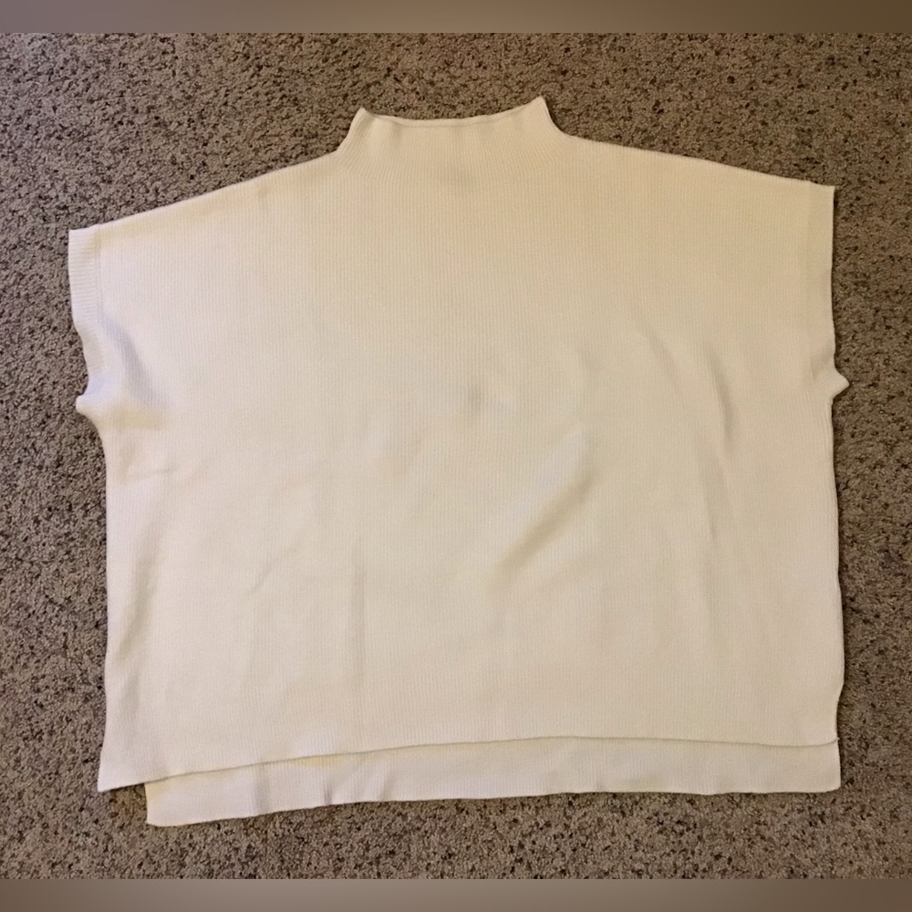 JODIFL Ivory Ribbed Knit Top